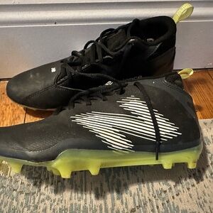 New Balance Men’s Black and Yellow Lacrosse Cleats size 7